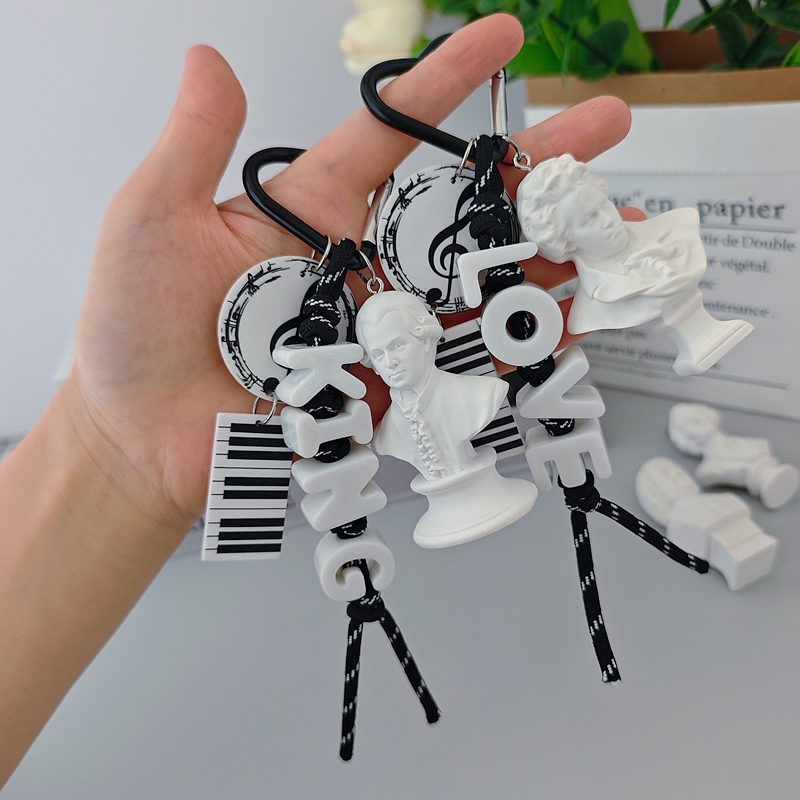 Art Student Music Lover Chopin - مراجعة Resin Art Letter Keychain وسعره