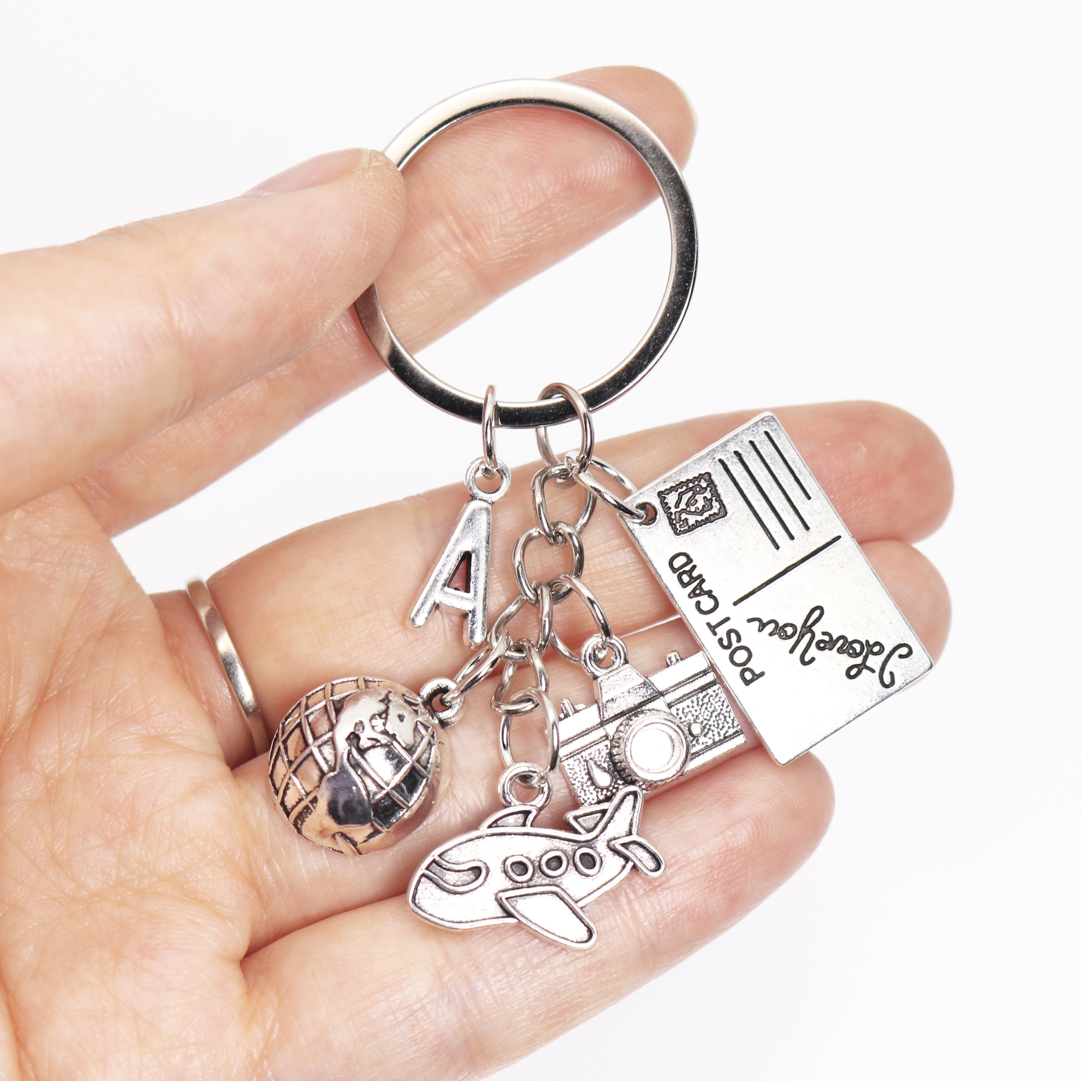 New A-Z Letter Airplane Keycha - مراجعة Resin Art Letter Keychain وسعره